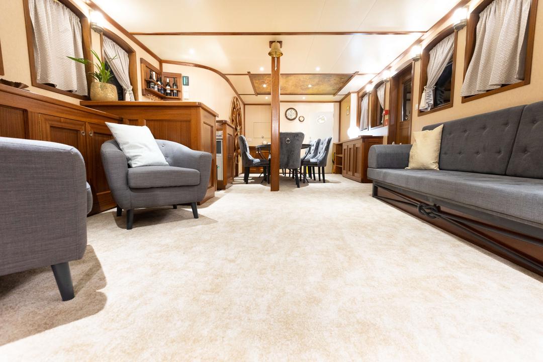 Cozy Salon