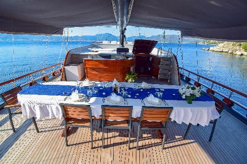 Al Fresco Dining