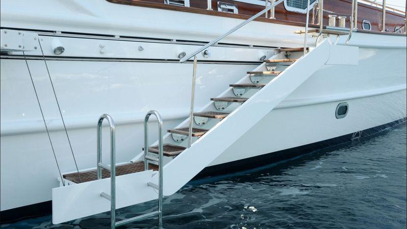 Seaside Serenity: Easy Access to the Sea