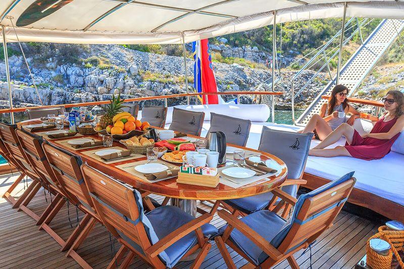 Dine with Panoramic Views