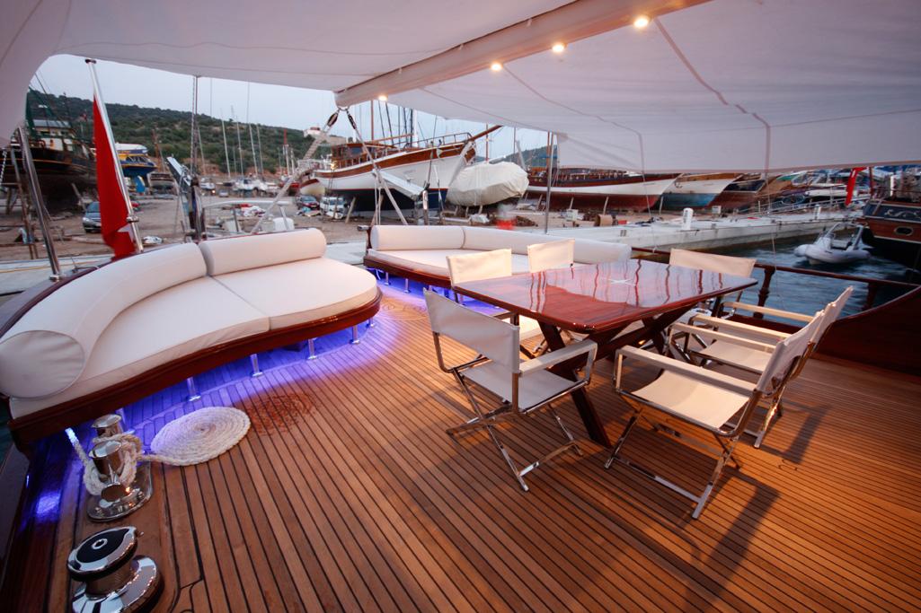 Alfresco Dining