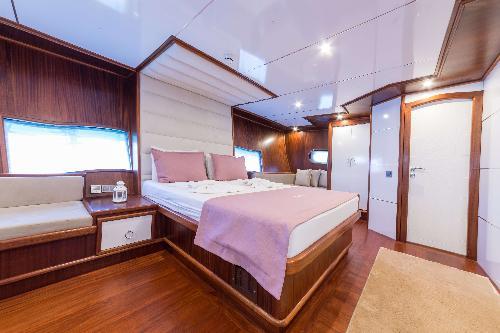 Tranquil Havens: Pleasant Cabin Getaways