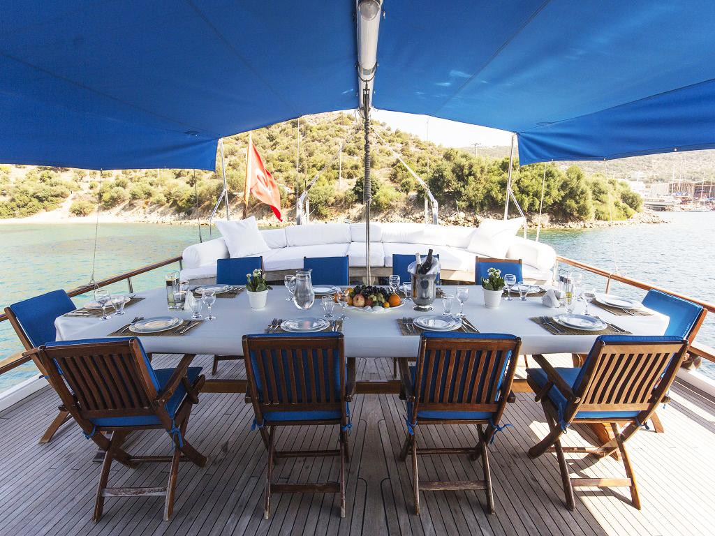 Alfresco Dining 