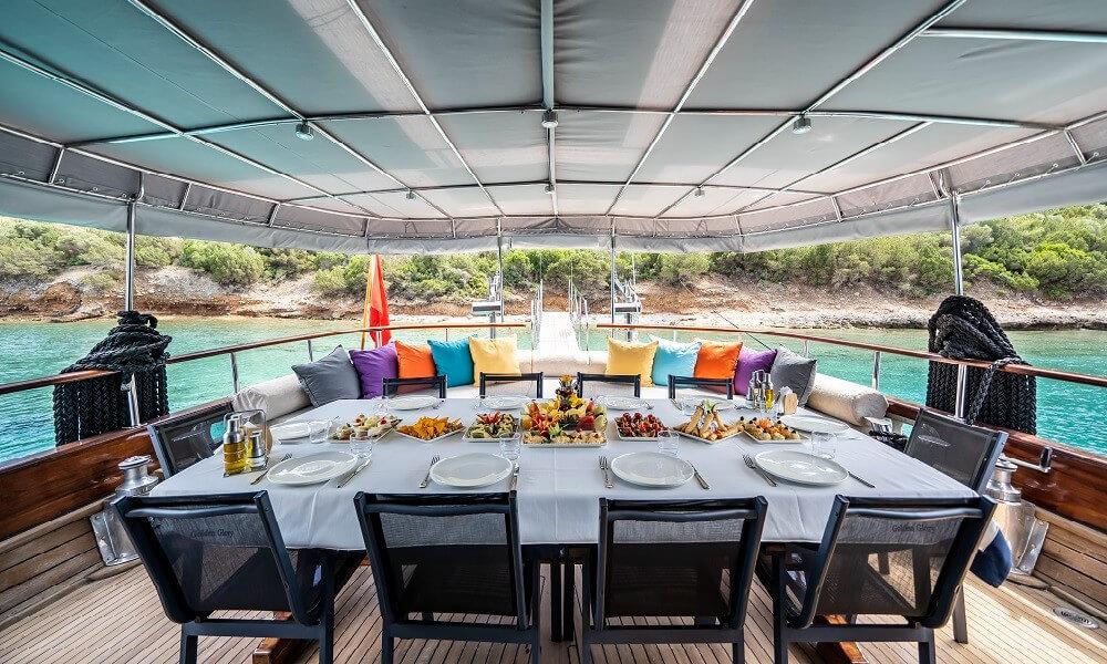Dine with Stunning Views