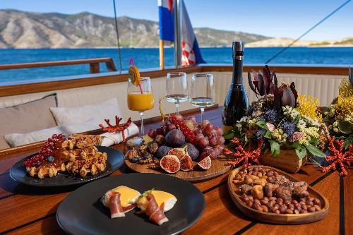 Alfresco Dining