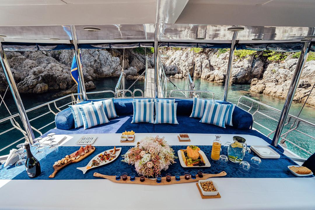 Dine with a Panoramic View