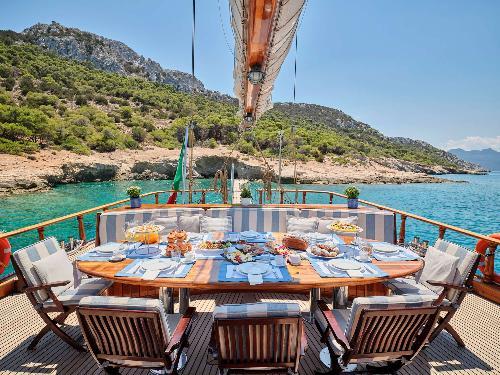 Alfresco Dining