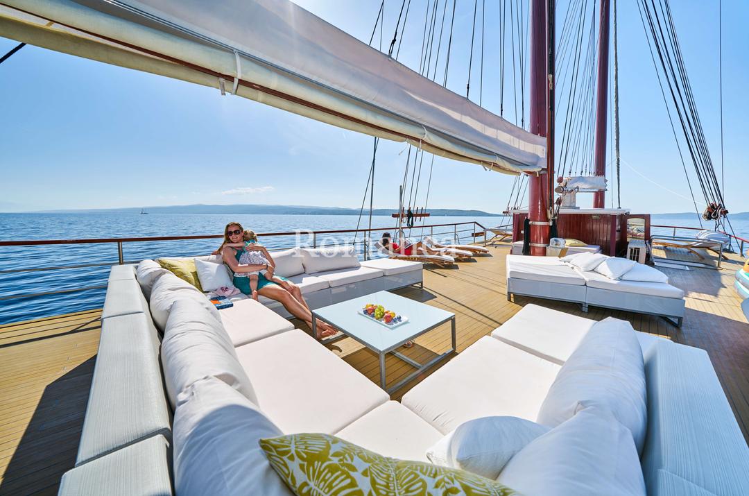 Spacious Deck