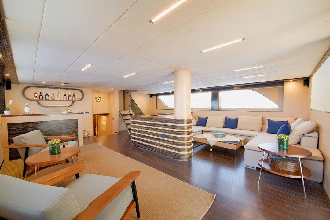 Refined Luxury Lounge