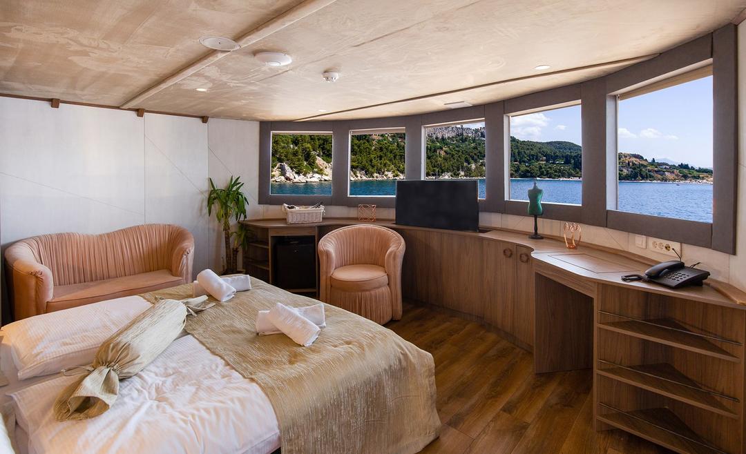 Grand Master Suite