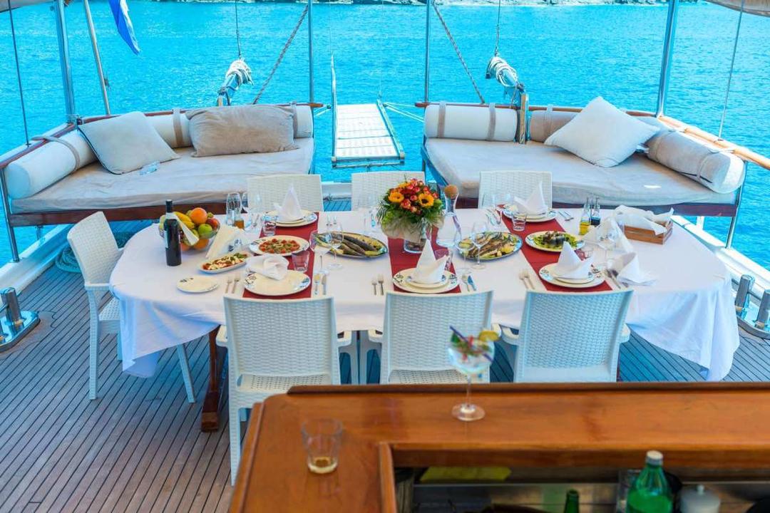 Alfresco Dining