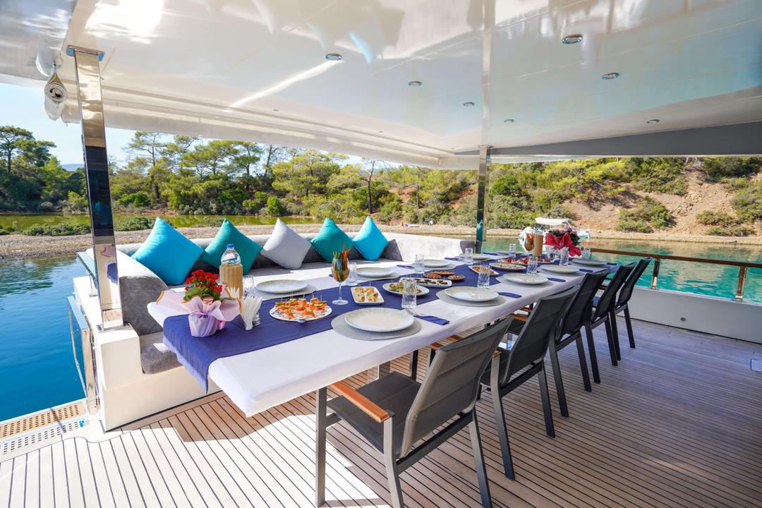 Alfresco fine dining