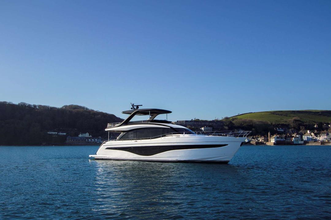 Contemporary Elegance: A Modern Masterpiece Afloat