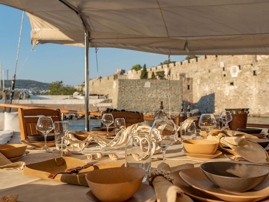 Dine with a View: Exquisite Meals Under the Stars