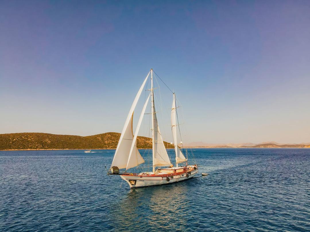 Impeccably Polished: A Yacht in Pristine Condition