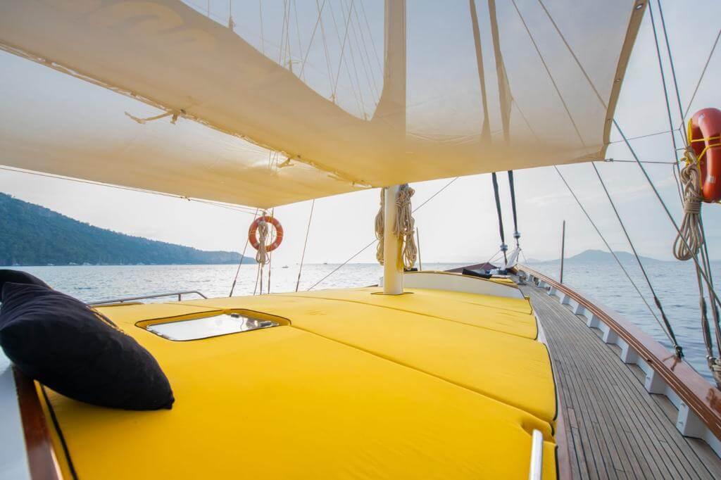 Spacious Sundeck