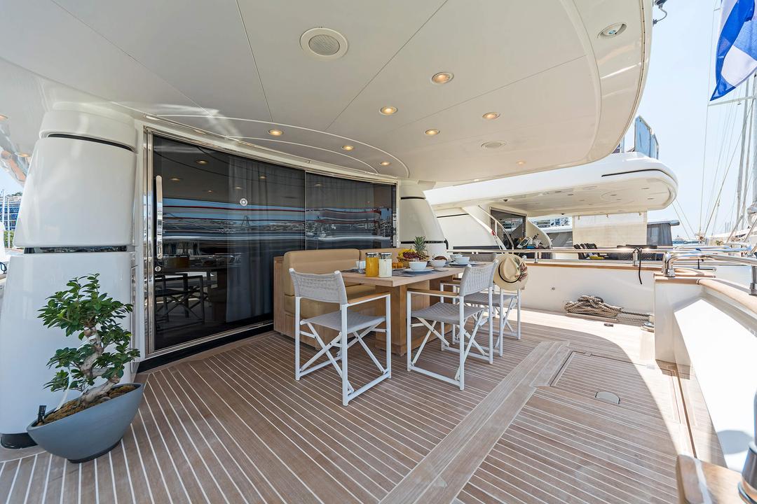Alfresco Dining
