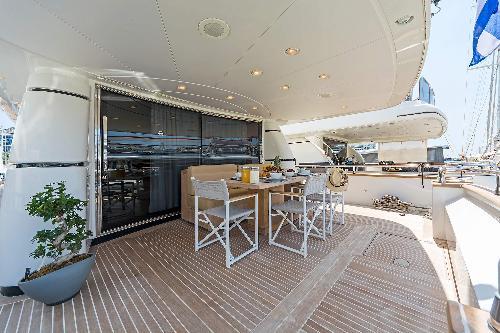 Alfresco Dining