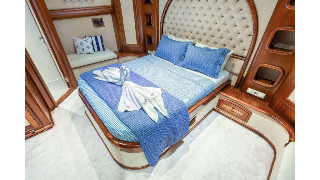 Experience Luxury Accommodations