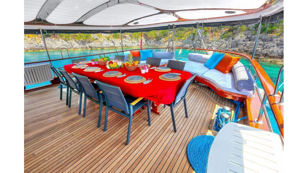 Dine in Style