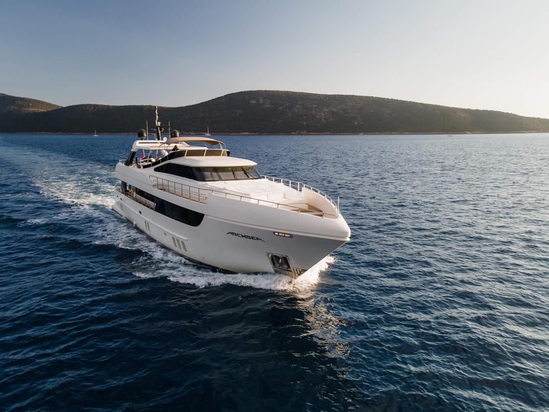 Beautifully Preserved: A Yacht That Gleams with Perfection