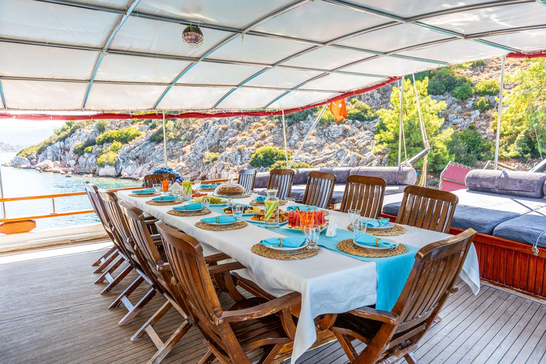 Alfresco Dining Delight