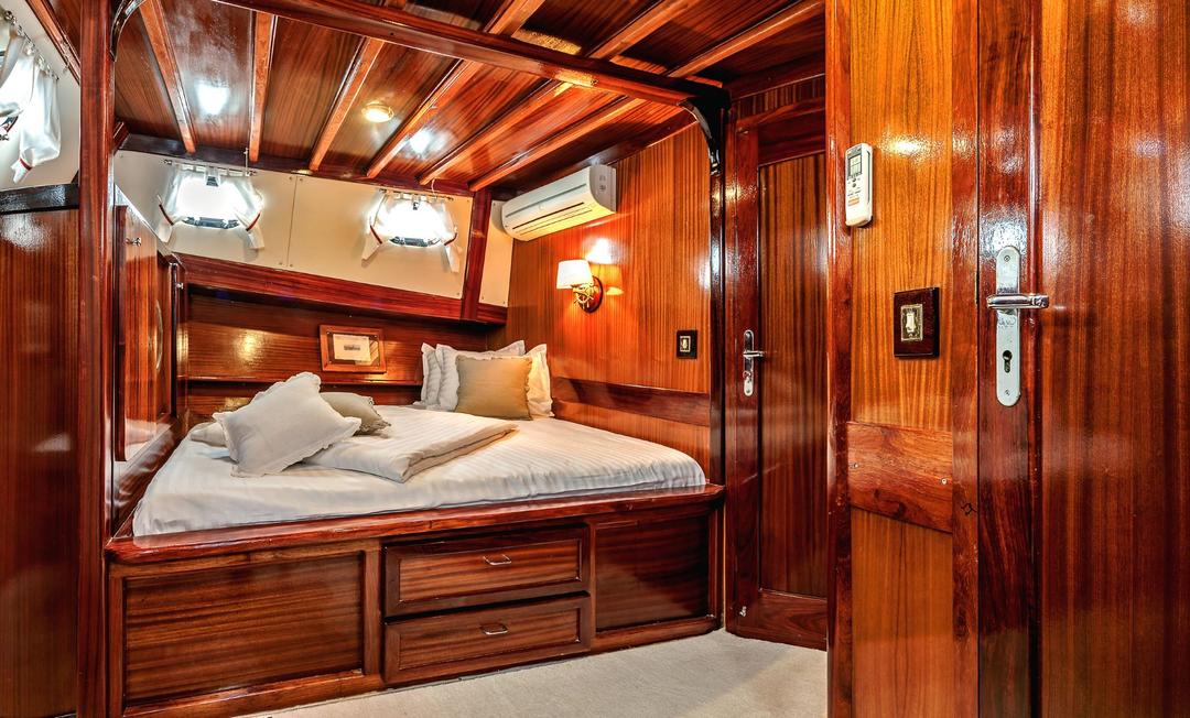 Luxurious Lodgings