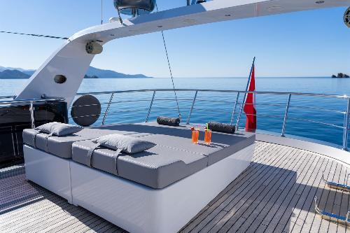 Spacious Deck