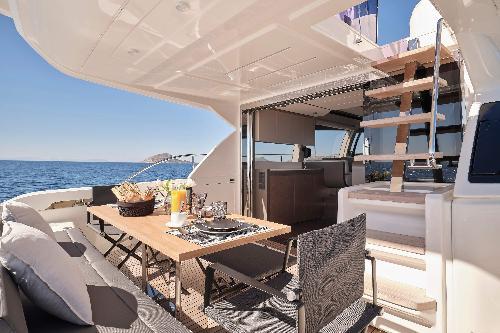 Open-Air Dining Pleasure