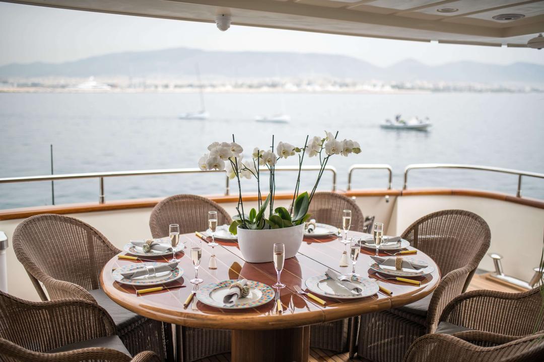 Alfresco Dining