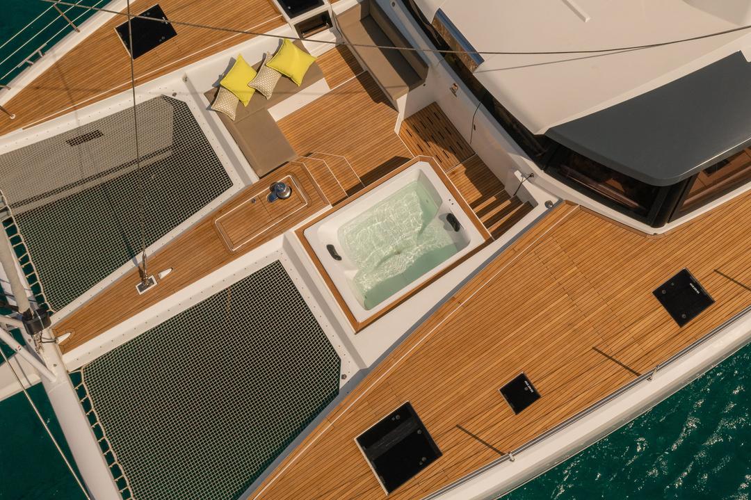 Forward Cockpit with Jacuzzi