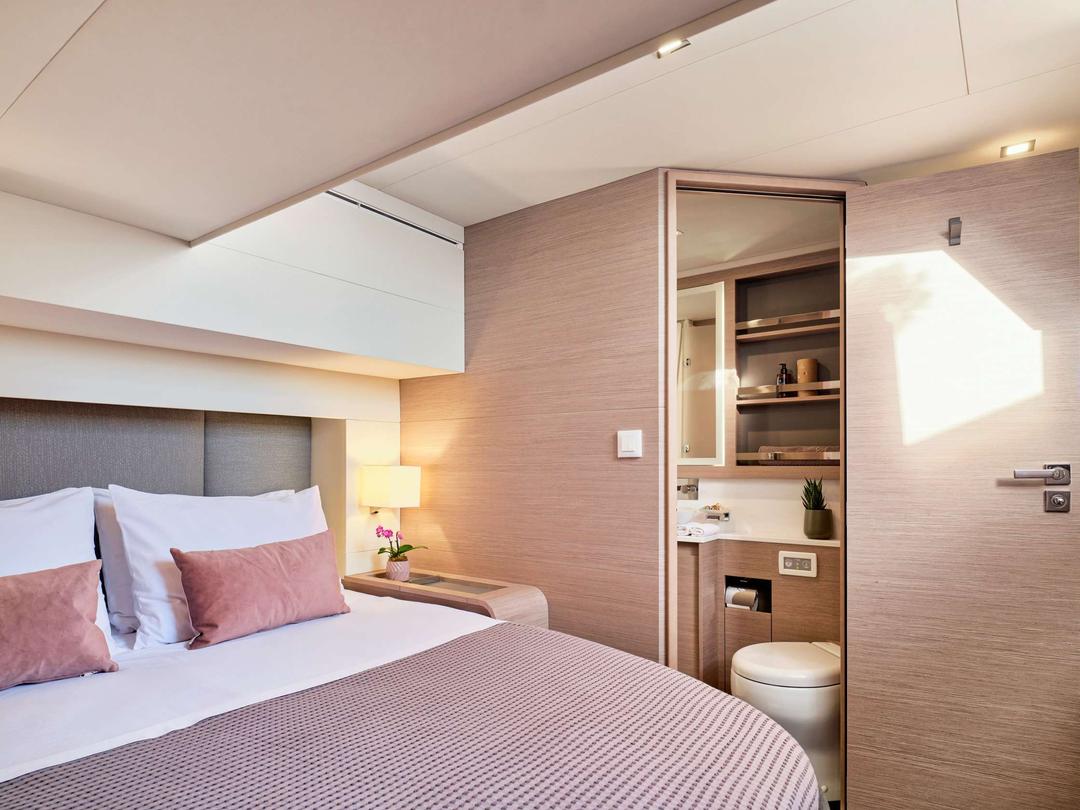 Spacious Accommodation - "Roomy Retreat"