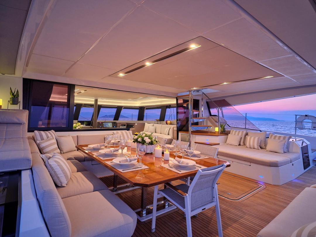 An Elegant Setting for Alfresco Dining