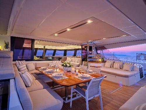 An Elegant Setting for Alfresco Dining