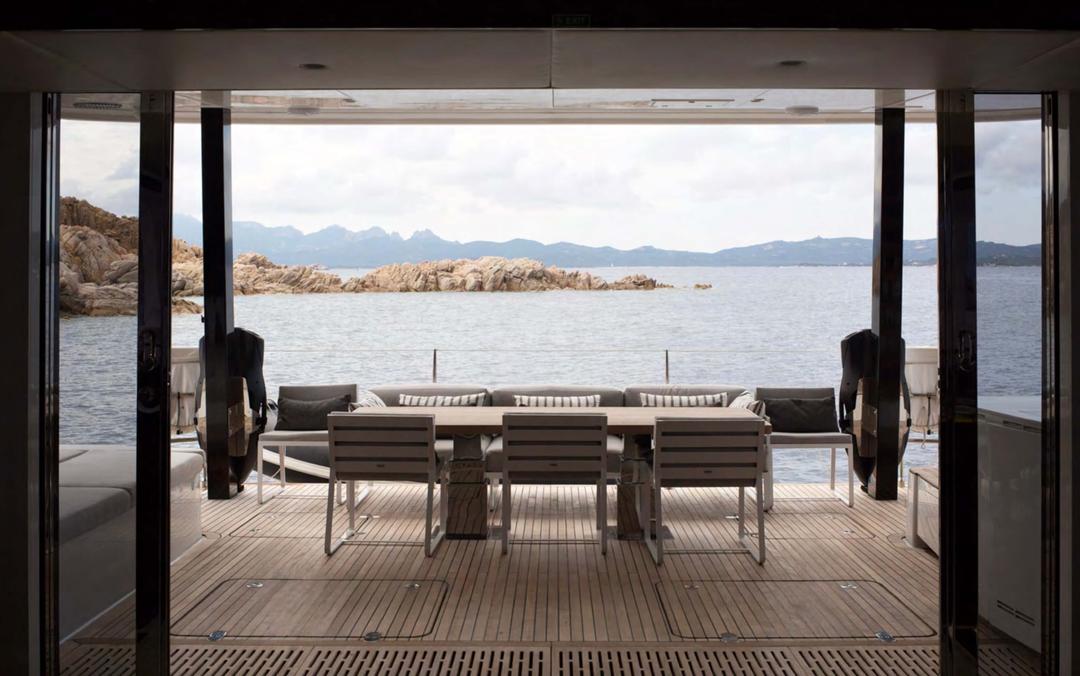 Alfresco Dining