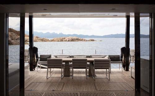 Alfresco Dining