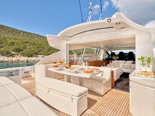 Sumptuous Gourmet Meals Under the Stars