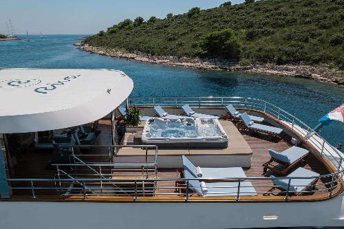 Deck of Tranquility: Jacuzzi and Gym Oasis
