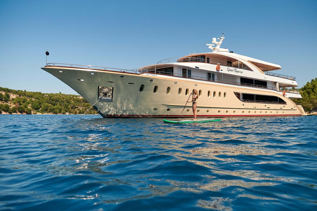 Elegance Redefined: A Modernly Refitted Gem