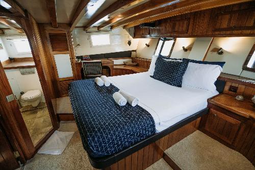 Luxurious Haven: Cabins of Distinction