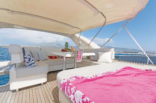 Sun-Kissed Serenity: Deck Amenities for Ultimate Relaxation