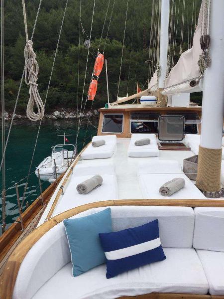 Comfortable fore deck