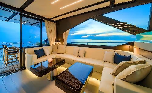 Seamless Indoor-Outdoor Living