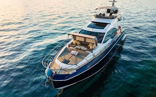 Expansive Flybridge