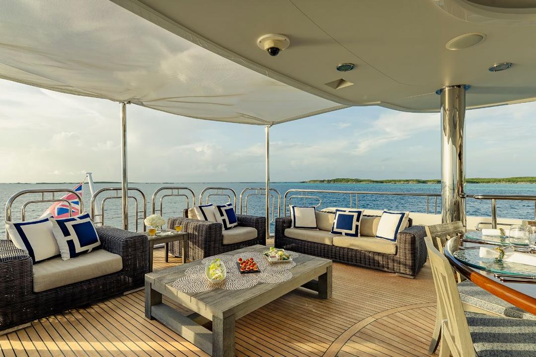 Expansive Deck Spaces