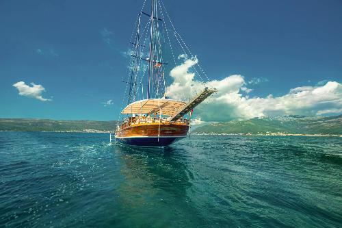 Adventure & Leisure