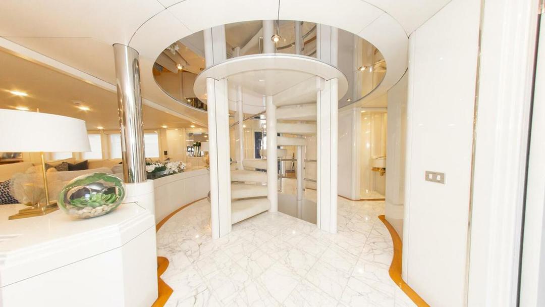 Flexible 6-Cabin Layout