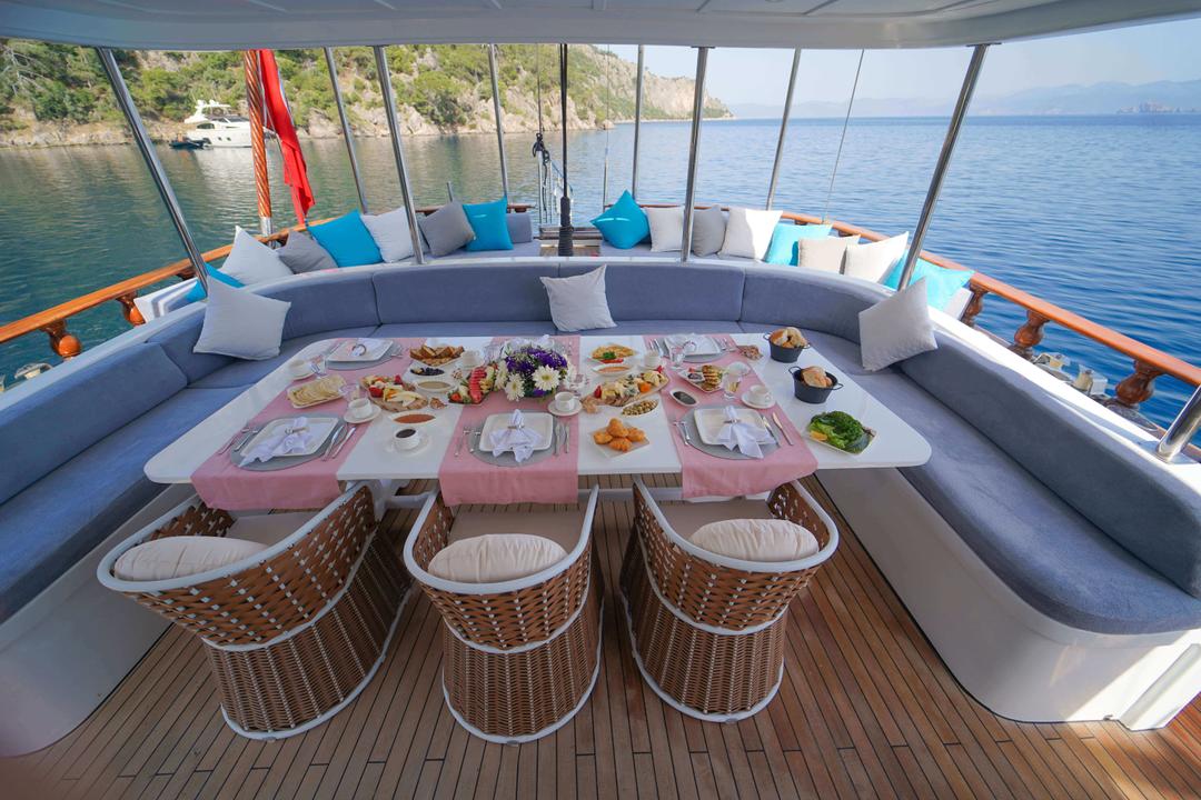 Dine with Panoramic Views