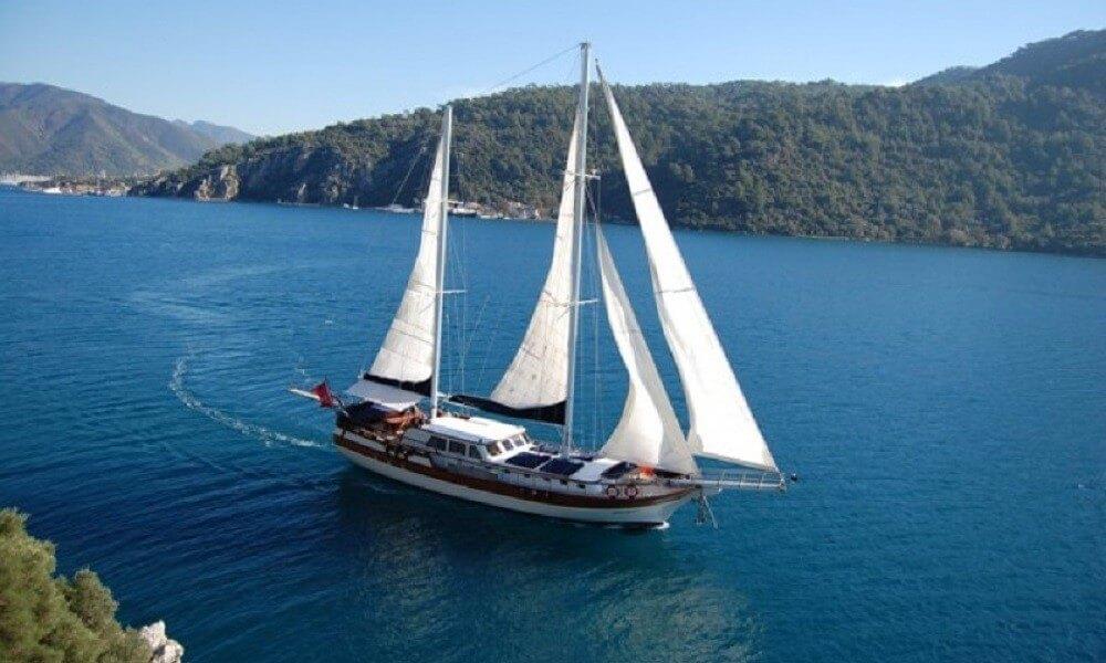 Impeccably Maintained: Your Pristine Yachting Experience