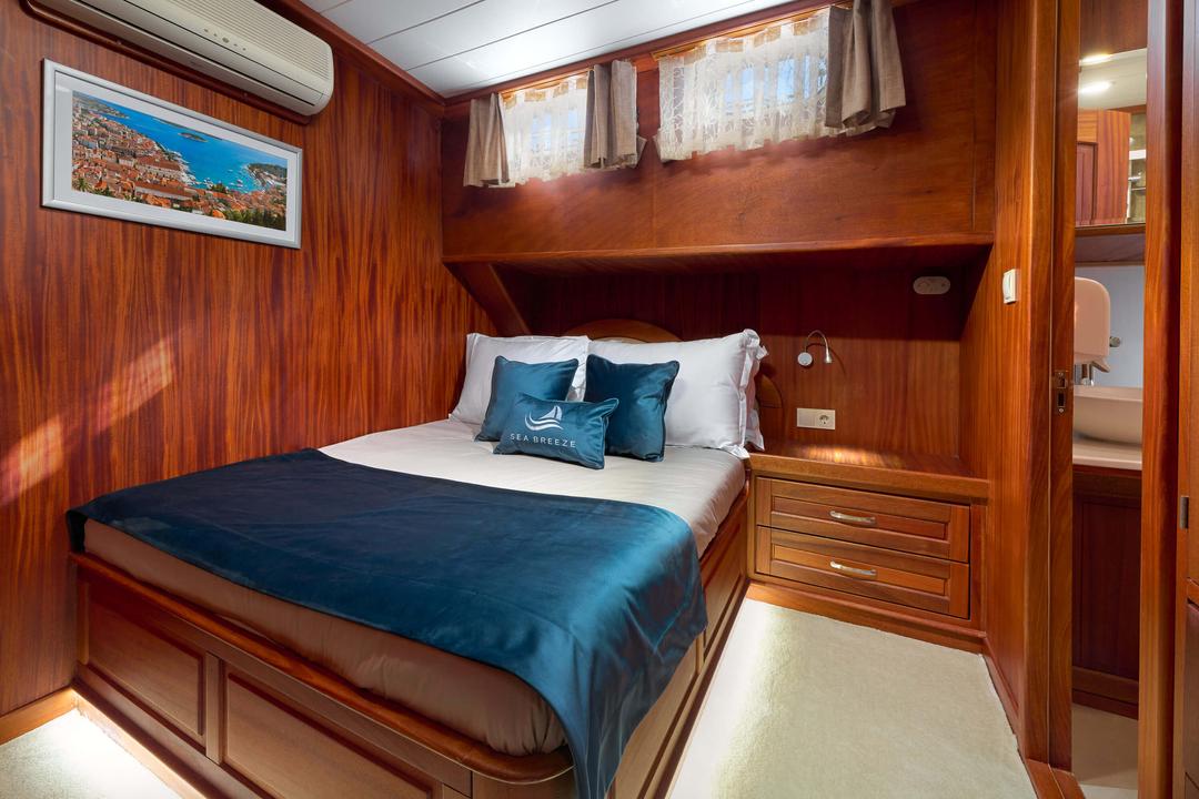 Dreamy Havens Afloat: Sea Breeze's Comfortable Cabins Await